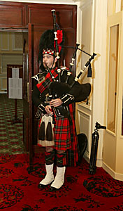 8225